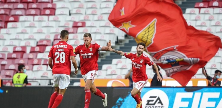 Benfica isola-se na liderança da I Liga ao vencer Tondela (2-1), Braga e Vitória SC empatam (0-0)