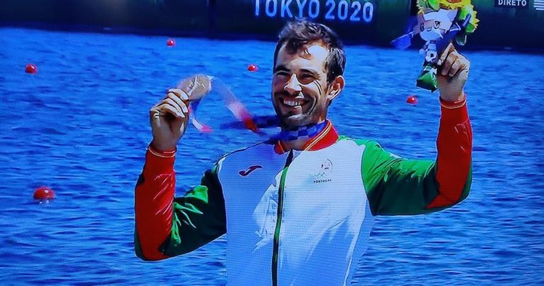 JO/Tóquio. Mais uma medalha para Portugal. Canoísta Fernando Pimenta de bronze em K1 1.000. Orgulho