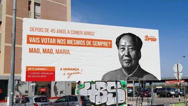 Autárquicas/Portugal. Cartazes « ousados » do PSD no Seixal? As fotos da polémica