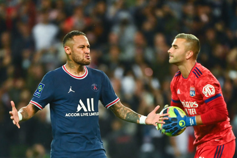Ligue 1. Paris SG, com Nuno Mendes a titular, vence Lyon (com Anthony Lopes) por 2-1