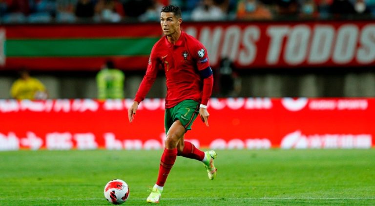 ‘Bis’ de Cristiano Ronaldo permite reviravolta de Portugal sobre Irlanda
