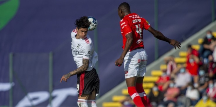 Benfica Goleia nos Açores o Santa Clara (0-5), Braga empata em Paços de Ferreira (0-0)