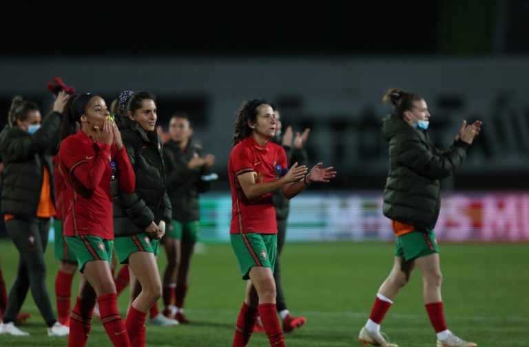 Portugal goleia na Bulgária na corrida ao Mundial de futebol feminino