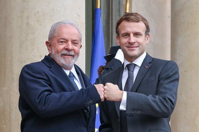 Lula da Silva almoçou com Macron no Palácio do Eliseu. Honras de chefe de Estado