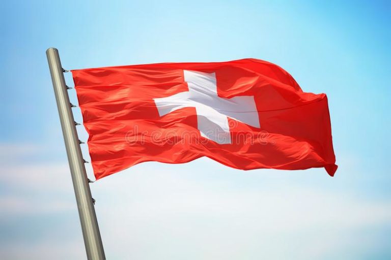 Covid-19: Suíça abole obrigação de quarentena para vacinados à entrada no país
