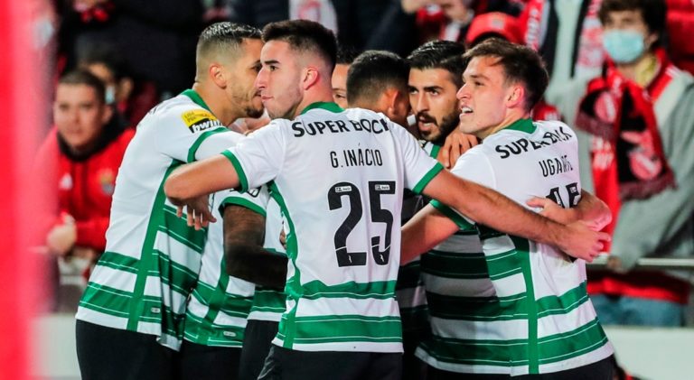 Sporting vence na Luz e iguala FC Porto no topo da I Liga