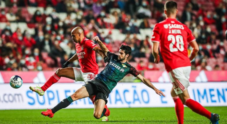 Benfica empata com Moreirense 1-1, Braga perde em casa com Marítimo 0-1