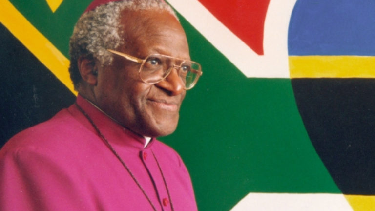 Óbito/Desmond Tutu: Cinzas foram depositadas na Catedral de São Jorge. « O último gigante » la luta contra o racismo