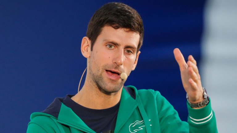 Djokovic prestou informações falsas à chegada à Austrália