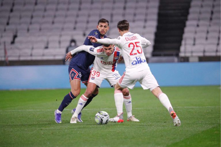 Ligue 1. Lyon e Paris SG empatam a um golo