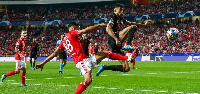 Benfica reage a duas desvantagens e empata com Ajax nos ‘oitavos’ da Liga dos Campeões