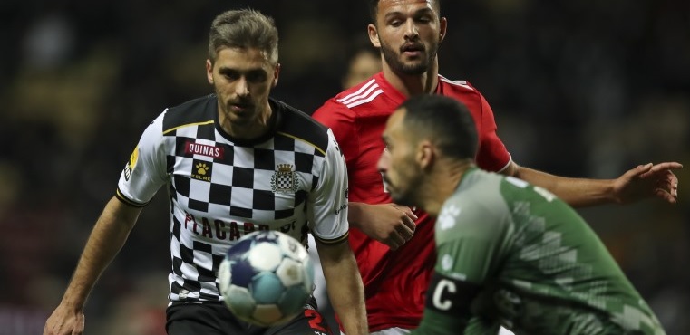 Benfica desperdiça vantagem de dois golos e empata com Boavista