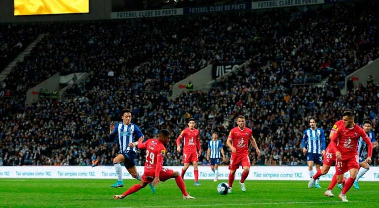 FC Porto empata com Gil Vicente, reduzido a 10, e mantém seis pontos de vantagem