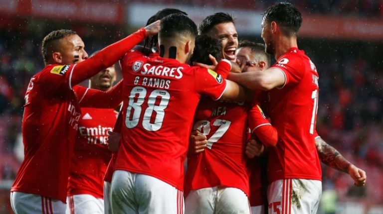 Benfica vence Estoril Praia e mantém-se a seis pontos do Sporting