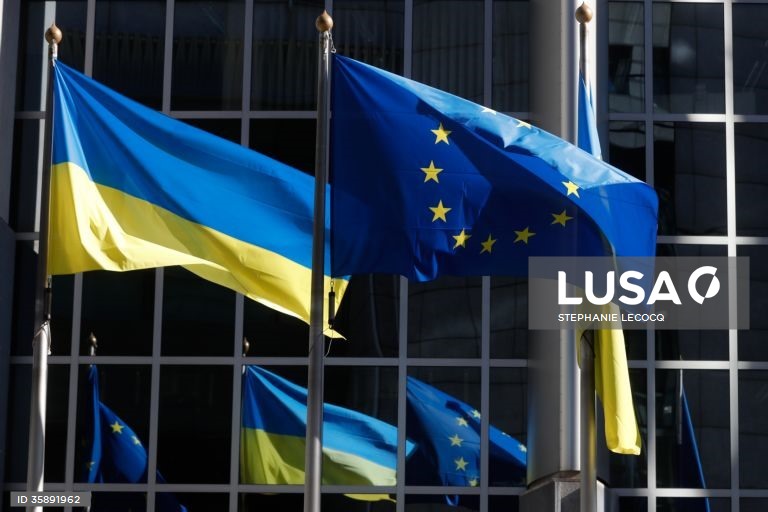 UE/Cimeira: Líderes europeus prometem apoiar integração da Ucrânia « sem demora »