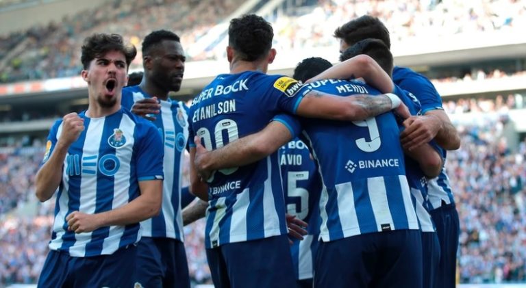 FC Porto vence Vizela e vê título cada vez mais perto