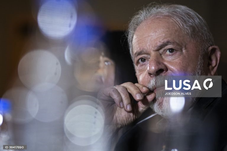 Lula da Silva confirma a sua intenção de disputar a Presidência do Brasil