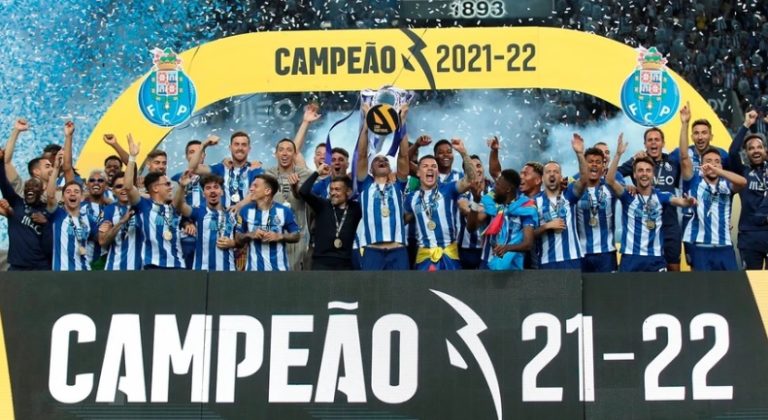 FC Porto Campeão termina campeonato com vitória frente ao Estoril Praia e recorde de pontos