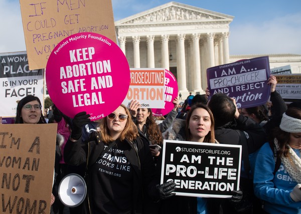 Supremo Tribunal acaba com direito constitucional ao aborto nos Estados Unidos
