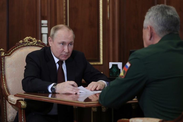 Putin declara vitória na região de Lugansk