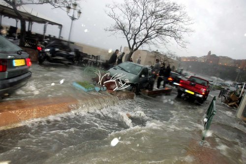 Mau Tempo. Tempestade provocou cinco mortos e duas dezenas de feridos na Córsega
