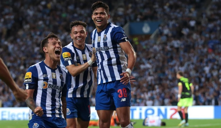 FC Porto vence ‘clássico’ com o Sporting e isola-se no topo da I Liga