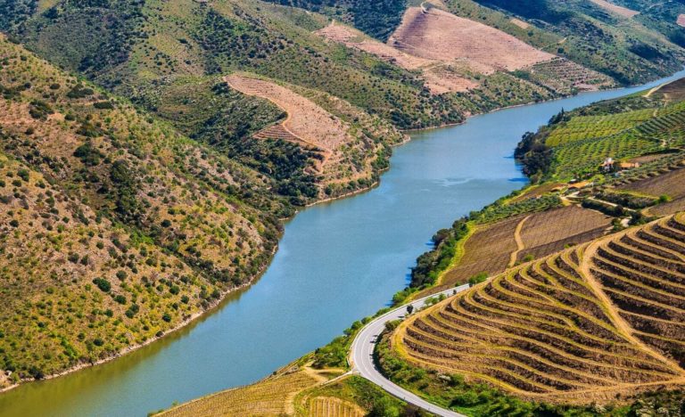 Agricultores espanhóis exigem que Espanha encerre envio de água para Portugal