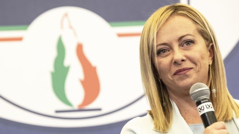 A vitória de Giorgia Meloni na Itália. Sombras mais escuras na UE. Opinião