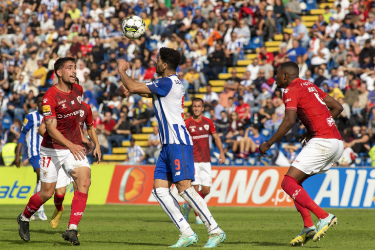 FC Porto cede empate nos Açores com Santa Clara (1-1)