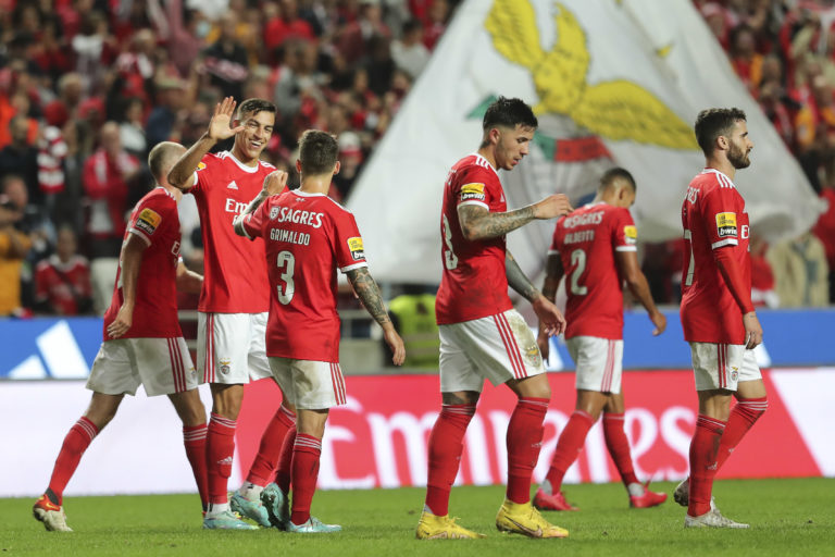 Benfica goleia Chaves e aumenta vantagem para a ‘concorrência’