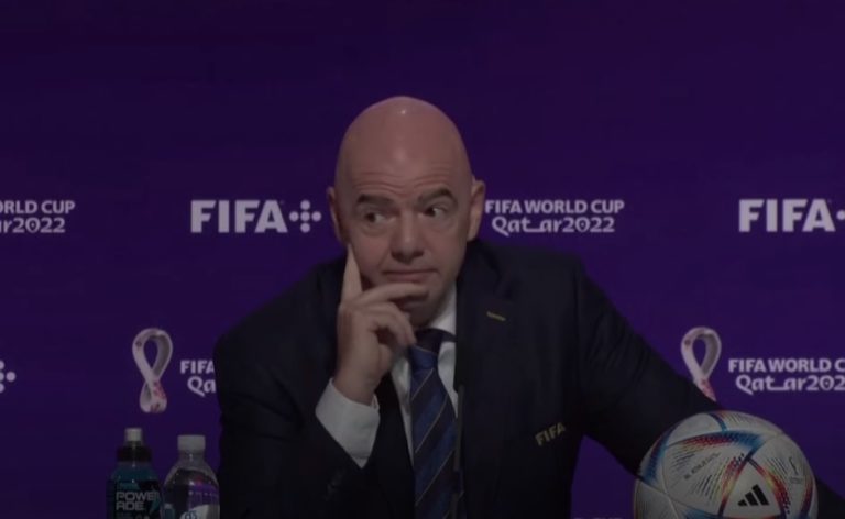 Presidente da FIFA critica « lições morais » que classifica de « hipocrisia »