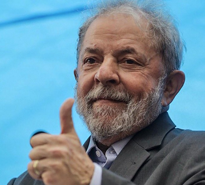 Marcelo viaja hoje para Brasília para a posse de Lula da Silva no domingo