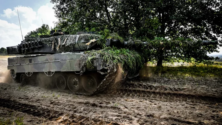 Ucrânia: Portugal vai enviar tanques Leopard 2 e está em curso operação com Alemanha