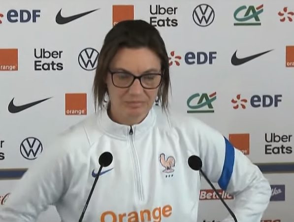 Corinne Diacre deixa o comando técnico da seleção francesa de futebol feminino