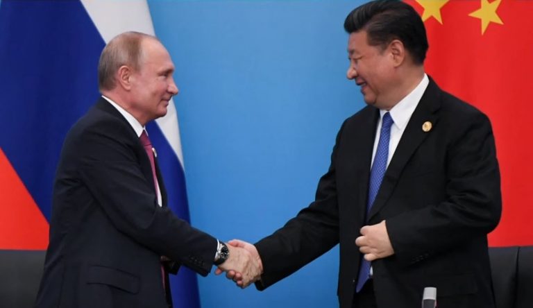 Xi Jinping convida Putin a visitar a China este ano