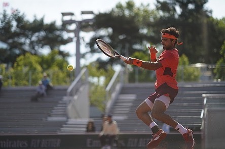 Frederico Silva cai na qualificação de Roland Garros
