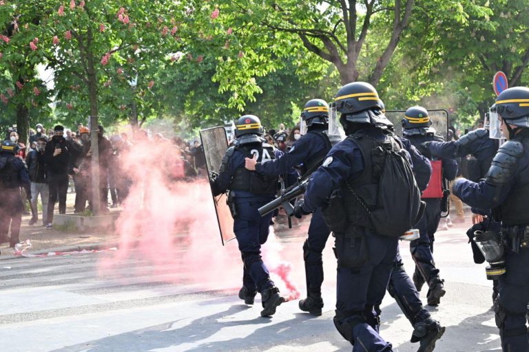 Mais de 100 polícias feridos e quase 300 detenções nas manifestações do 1º de maio em França