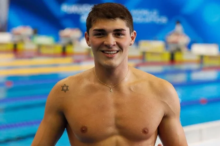 Histórico. Diogo Ribeiro (18 anos) conquista prata nos 50 metros mariposa nos Mundiais de natação, no Japão.