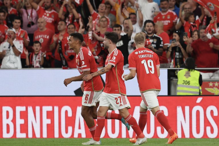 Benfica vence Estrela e consegue primeiro triunfo na I Liga