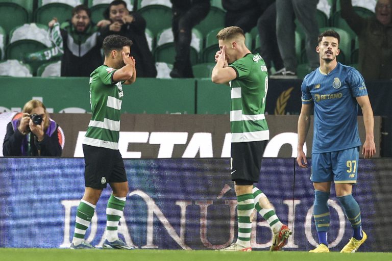 Sporting vence FC Porto e isola-se na liderança da I Liga