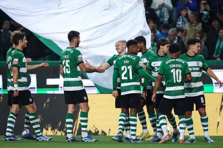 Sporting consolida liderança da I Liga ao golear Estoril Praia
