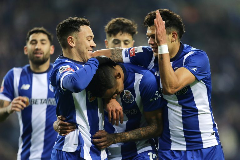 FC Porto goleia Moreirense e mantém distâncias para rivais Sporting e Benfica