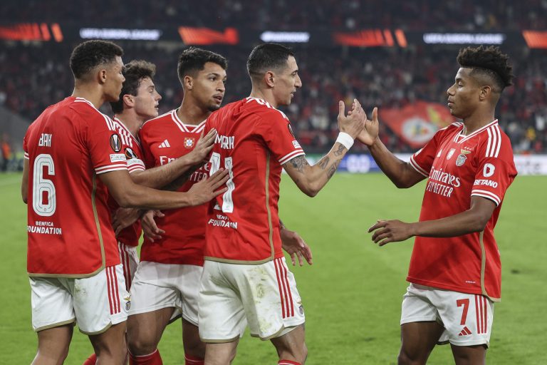 Benfica com vitória ‘arrancada’ a ‘ferros’, Braga goleado em casa
