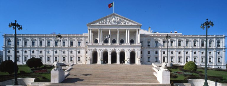 Eleições/Portugal: Resultados publicados no Diário da República. Novo parlamento reúne 3.ª feira