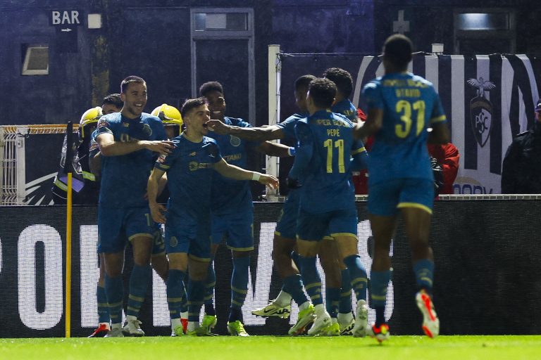 FC Porto vence Portimonense e aproxima-se provisoriamente do duo da frente