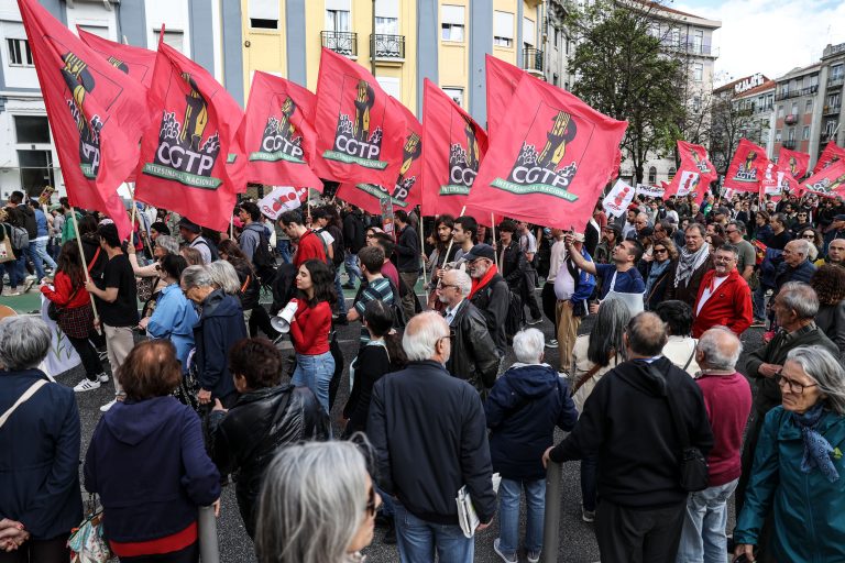 1.º de Maio/Portugal: CGTP-IN critica « Governo dos grupos económicos »