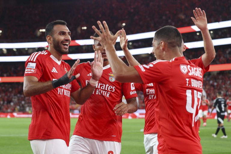 Benfica vence Casa Pia com segunda parte dominadora