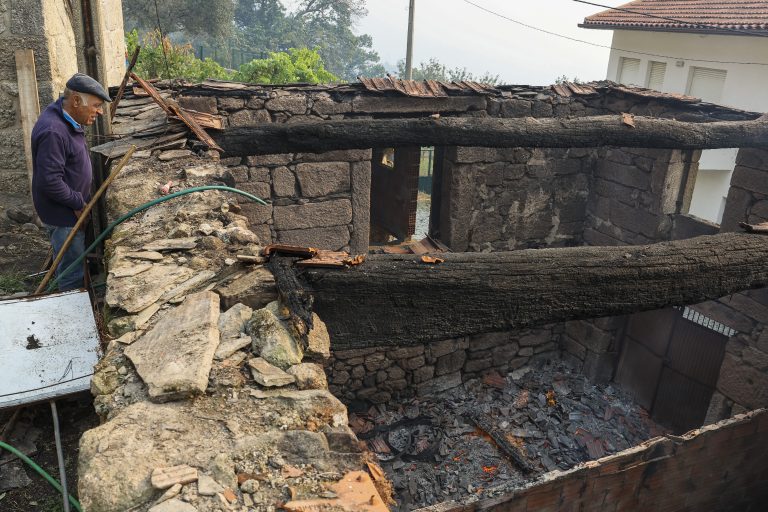 Incêndios/balanço oficial: 5 mortos (2 de morte súbita não contam) e 118 feridos (10 graves)