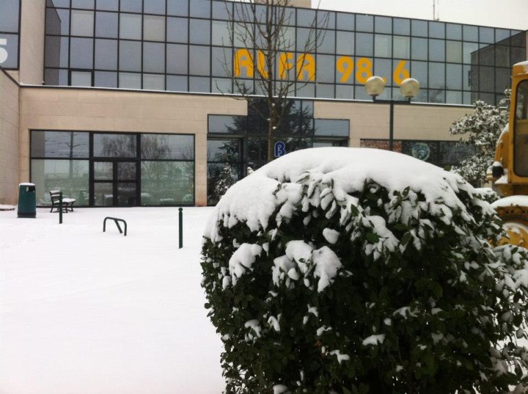 Neve chegou à região de Paris