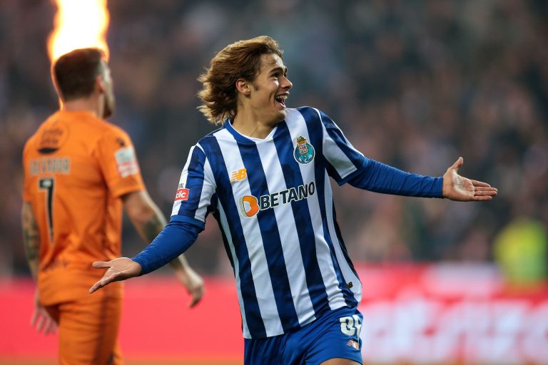 FC Porto goleia Boavista e sobe à liderança da I Liga